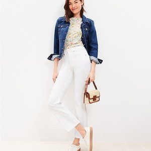 Loft Curvy high rise kick crop jeans in white size 26 or 2 curvy